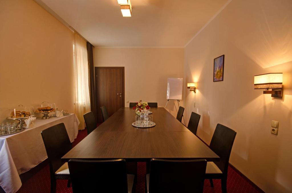 Hotel 12 Harkiv Dış mekan fotoğraf