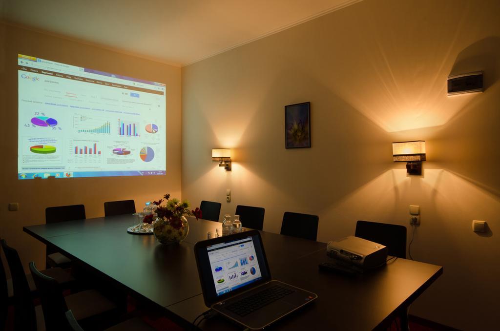 Hotel 12 Harkiv Dış mekan fotoğraf